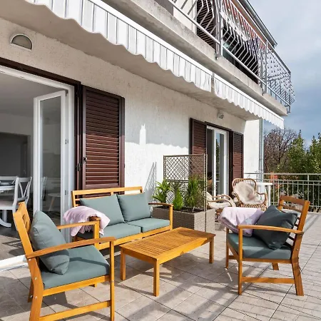 Lovely In Veprinac With Private Terrace