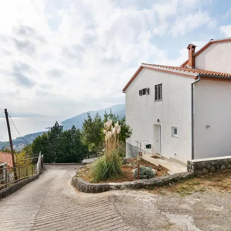 Apartament Lovely In Veprinac With Private Terrace Opatija